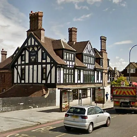 Vintage 3 Bedroom House Near Catford - 1 Double Bed, 3 Single Beds, Max 5 People London Exterior photo