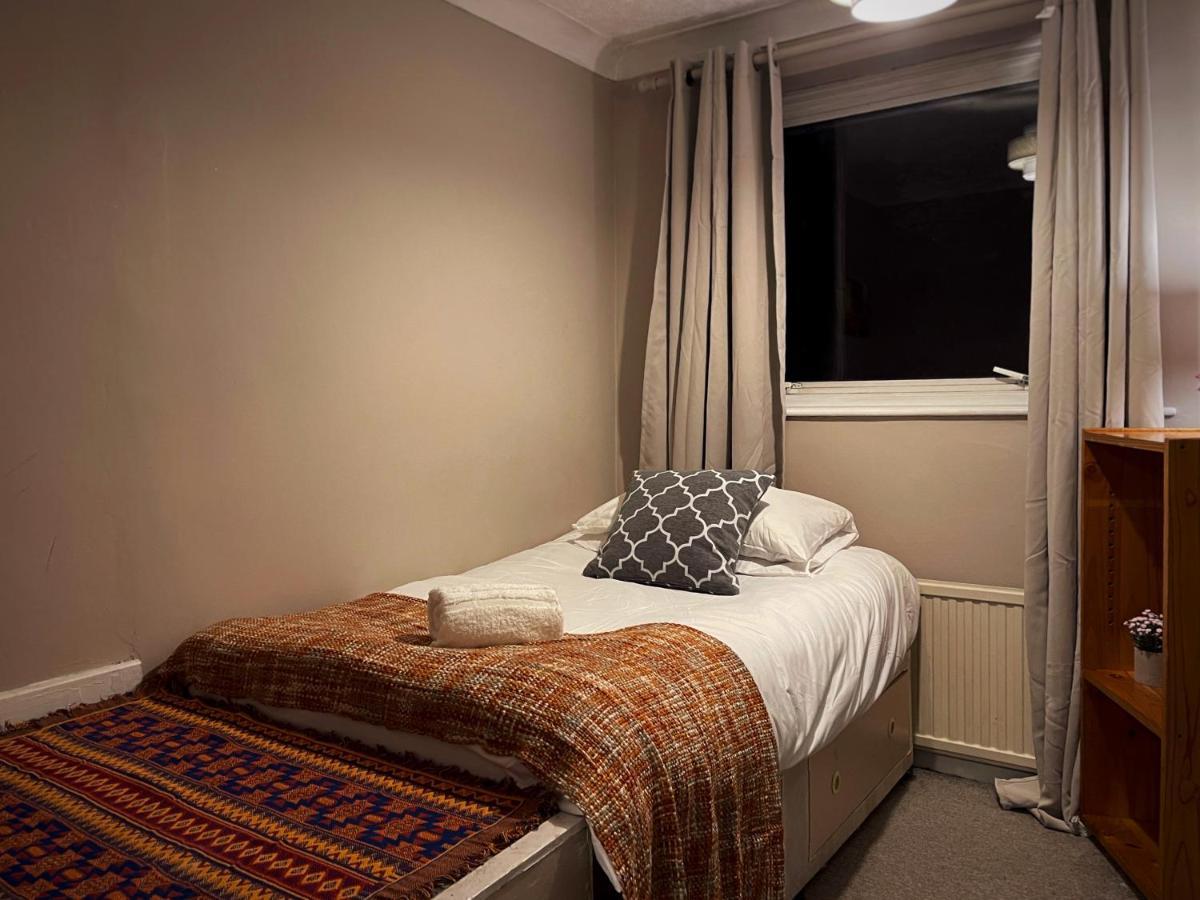 Appartement Vintage 3 Bedroom House Near Catford - 1 Double Bed, 3 Single Beds, Max 5 People Londres
